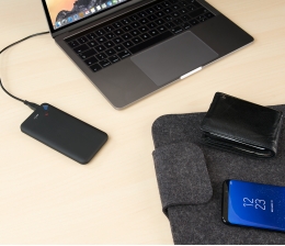 mobile Devices Induktives Laden auch unterwegs - Frische Energie für zwei Geräte parallel  - News, Bild 1