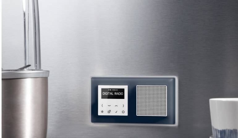Car-Media DAB+ Radio im Schalterdesign: Jung-Lösung mit Touchdisplay zum Nachrüsten  - News, Bild 1